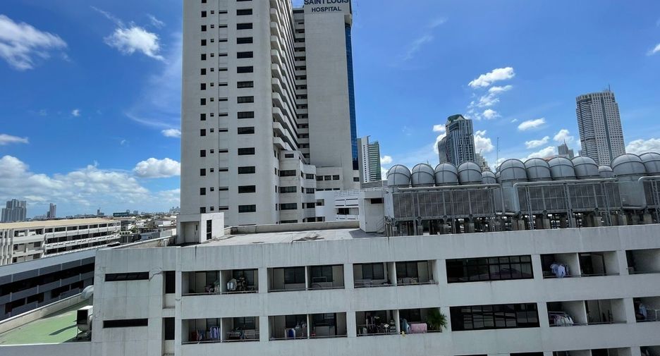 For rent 2 bedrooms apartment in Sathon, Bangkok