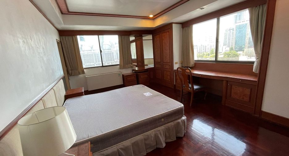 For rent 2 bedrooms apartment in Sathon, Bangkok