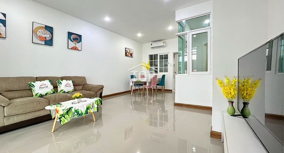 For rent 4 bed townhouse in East Pattaya, Pattaya