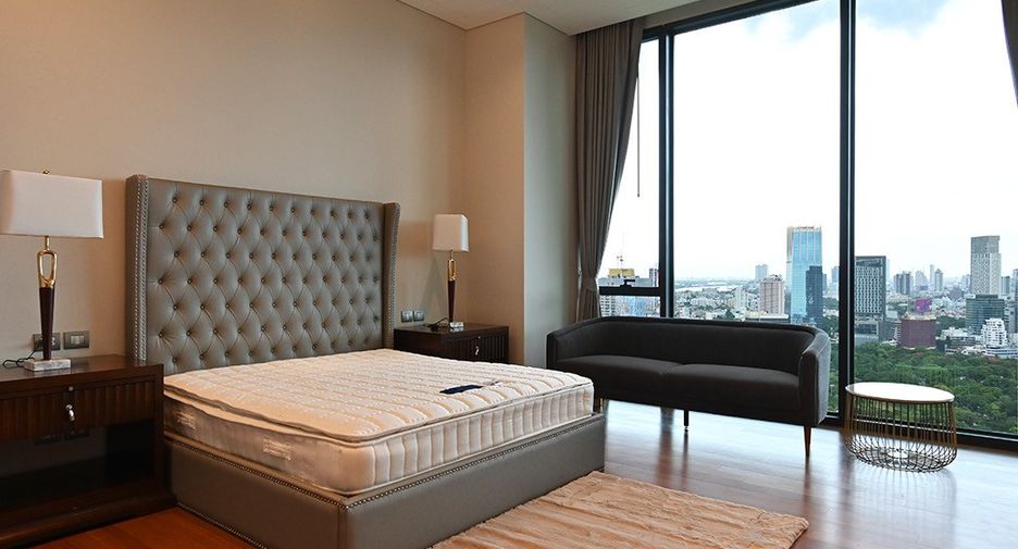 Wohnung zur Miete mit 4 Zimmer in Pathum Wan, Bangkok