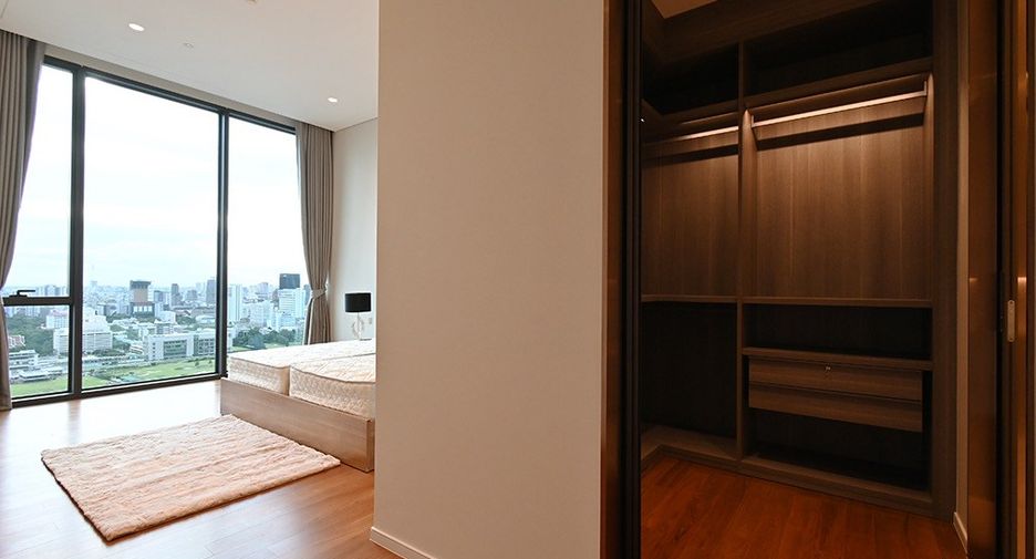 Wohnung zur Miete mit 4 Zimmer in Pathum Wan, Bangkok