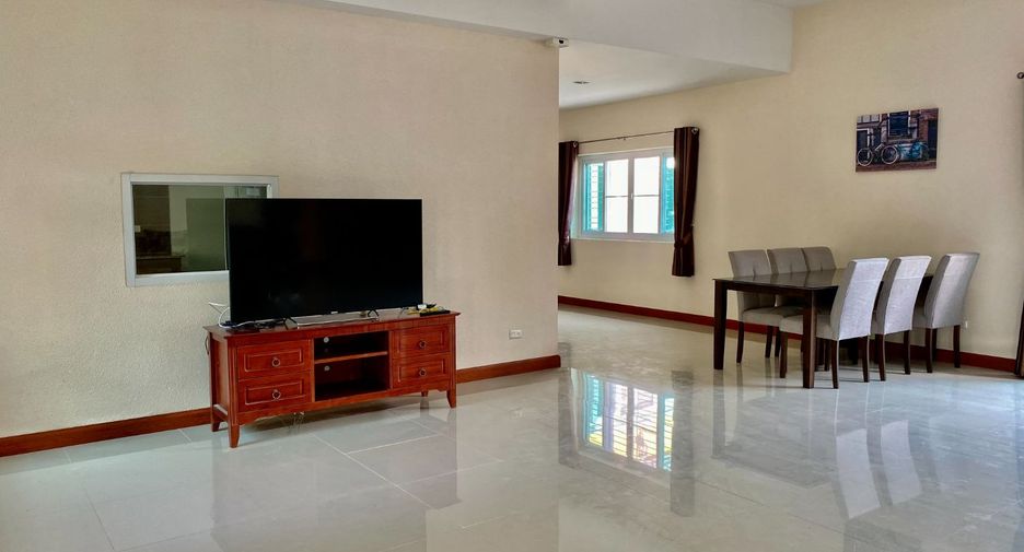 For rent 4 bedrooms villa in Bang Lamung, Chonburi