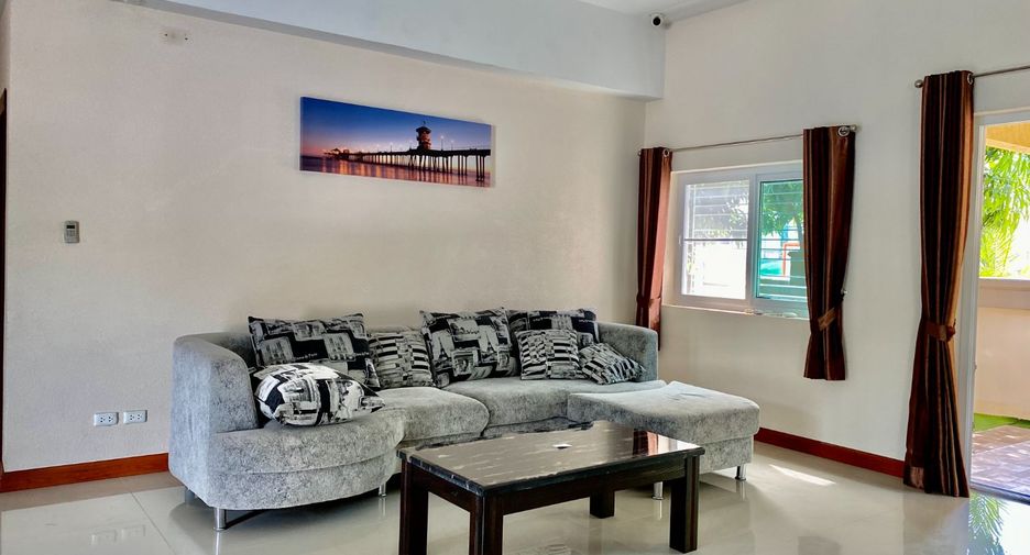 For rent 4 bedrooms villa in Bang Lamung, Chonburi