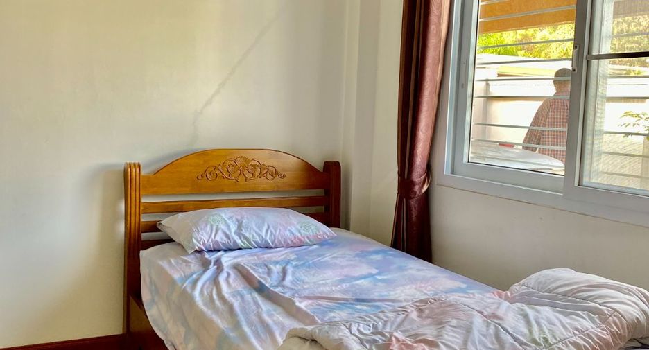 For rent 4 bedrooms villa in Bang Lamung, Chonburi