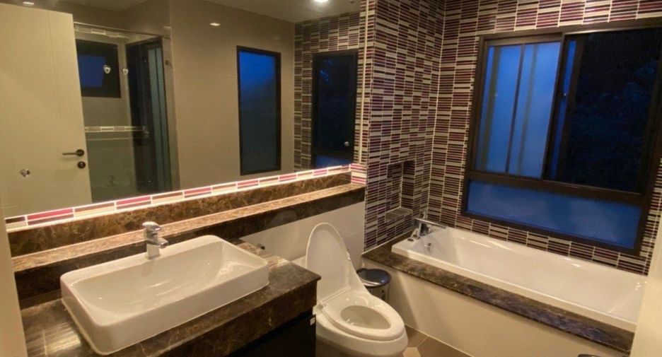 For sale 4 bedrooms house in San Sai, Chiang Mai