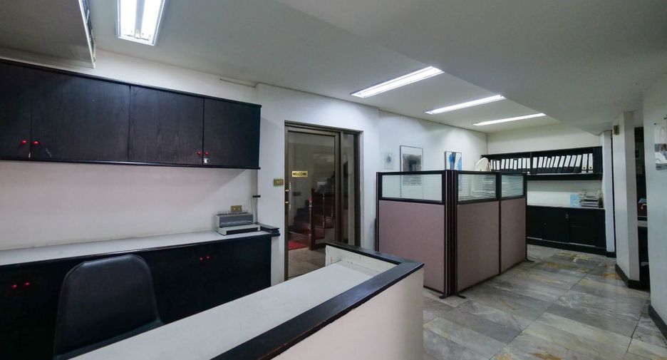 For sale office in Wang Thonglang, Bangkok