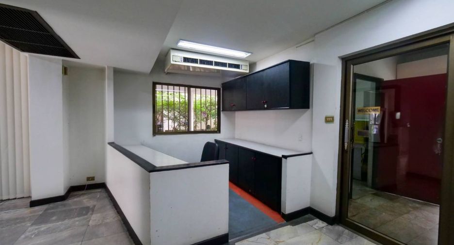 For sale office in Wang Thonglang, Bangkok