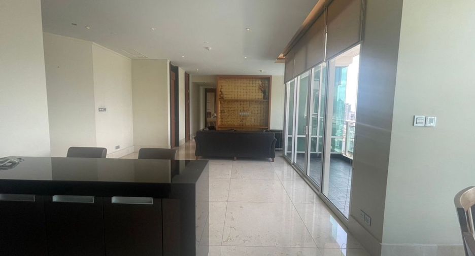 For sale 2 bedrooms condo in Sathon, Bangkok