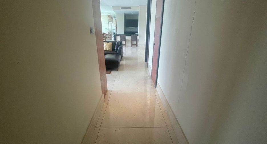 For sale 2 bedrooms condo in Sathon, Bangkok