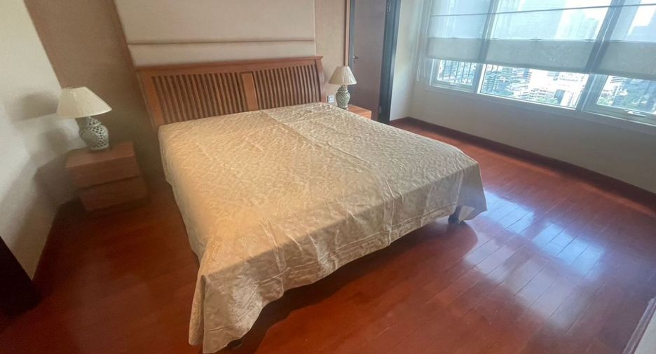 For sale 2 bedrooms condo in Sathon, Bangkok