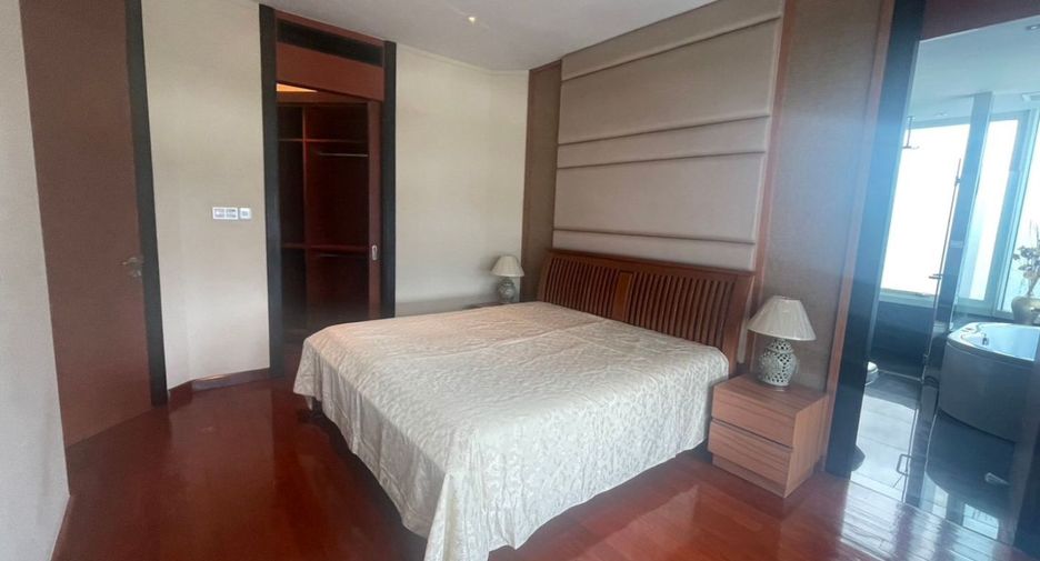For sale 2 bedrooms condo in Sathon, Bangkok