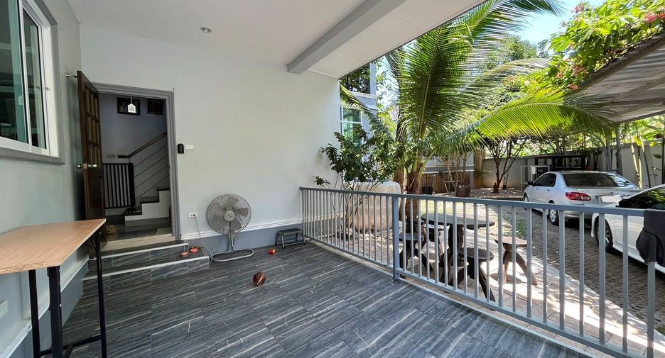 For rent and for sale 9 bedrooms retail Space in Mueang Krabi, Krabi