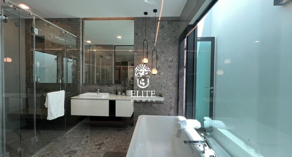 Casa en alquiler de 4 habitaciones en Saphan Sung, Bangkok