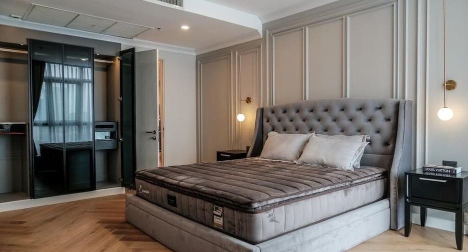 For rent 2 bedrooms condo in Khlong Toei, Bangkok