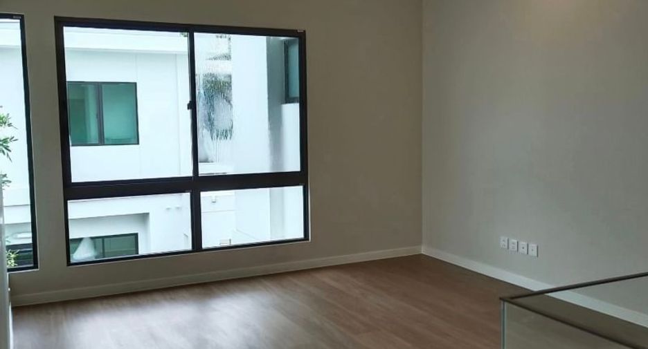 Casa en alquiler de 4 habitaciones en Bang Phli, Samut Prakan