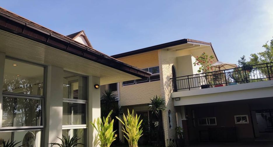 Casa en alquiler de 5 habitaciones en Suan Luang, Bangkok