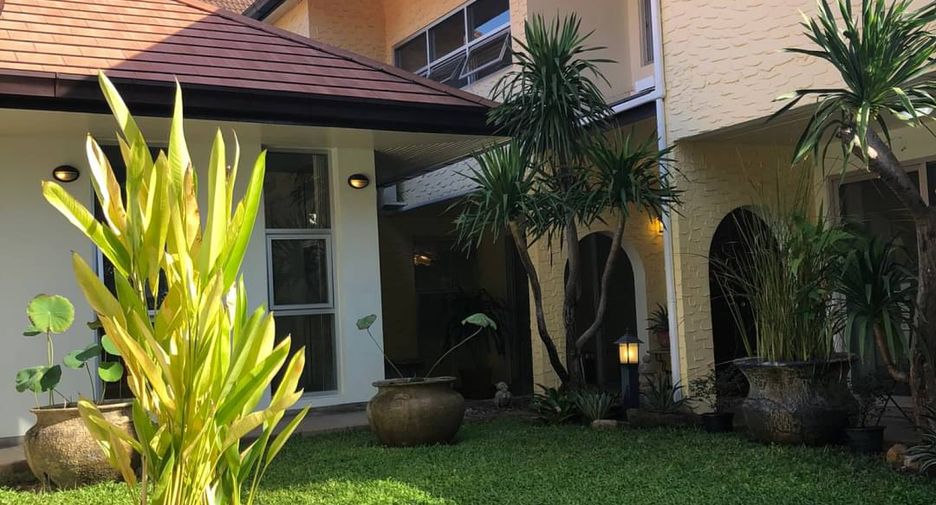 Casa en alquiler de 5 habitaciones en Suan Luang, Bangkok