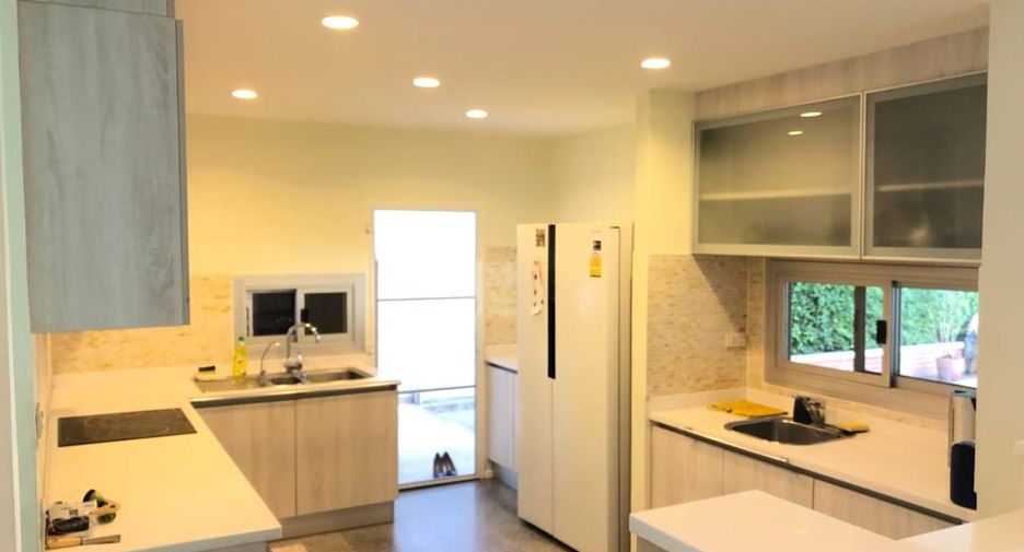 Casa en alquiler de 5 habitaciones en Suan Luang, Bangkok
