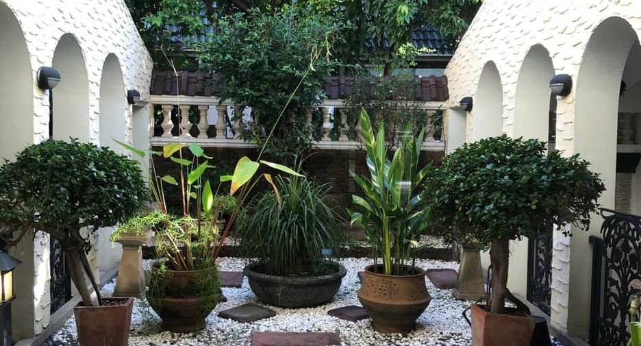 Casa en alquiler de 5 habitaciones en Suan Luang, Bangkok
