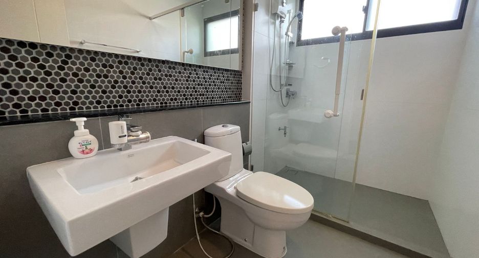 Haus zur Miete und zum Kauf mit 4 Zimmer in Bang Phli, Samut Prakan