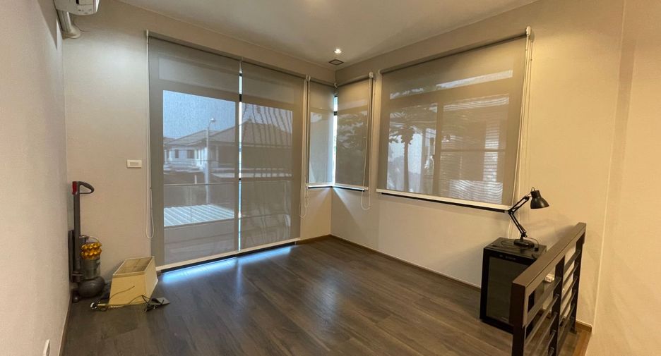 Haus zur Miete und zum Kauf mit 4 Zimmer in Bang Phli, Samut Prakan