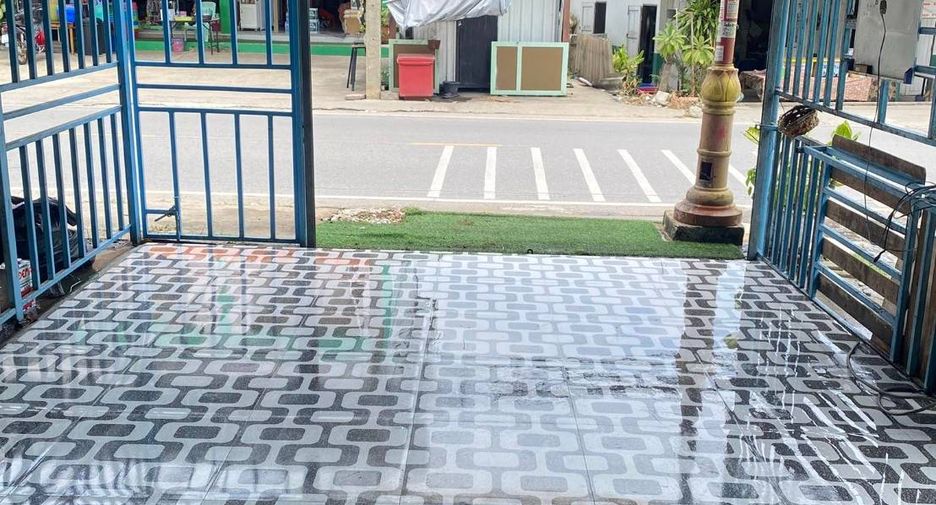 For sale 8 bedrooms retail Space in Krathum Baen, Samut Sakhon