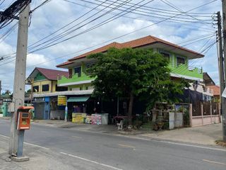 À vendre 8 chambres local commercial à Krathum Baen, Samut Sakhon