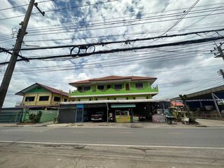 À vendre 8 chambres local commercial à Krathum Baen, Samut Sakhon