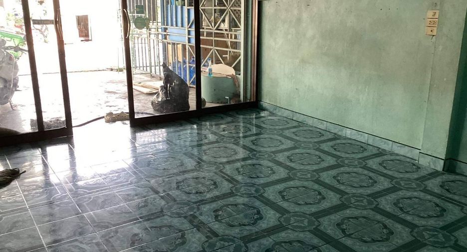 For sale 8 bedrooms retail Space in Krathum Baen, Samut Sakhon