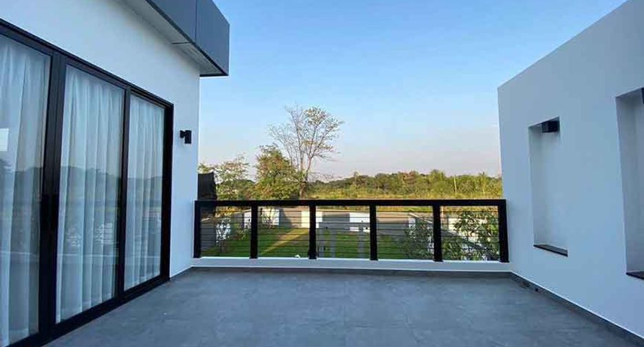 À vendre 4 chambres maison à Hang Dong, Chiang Mai