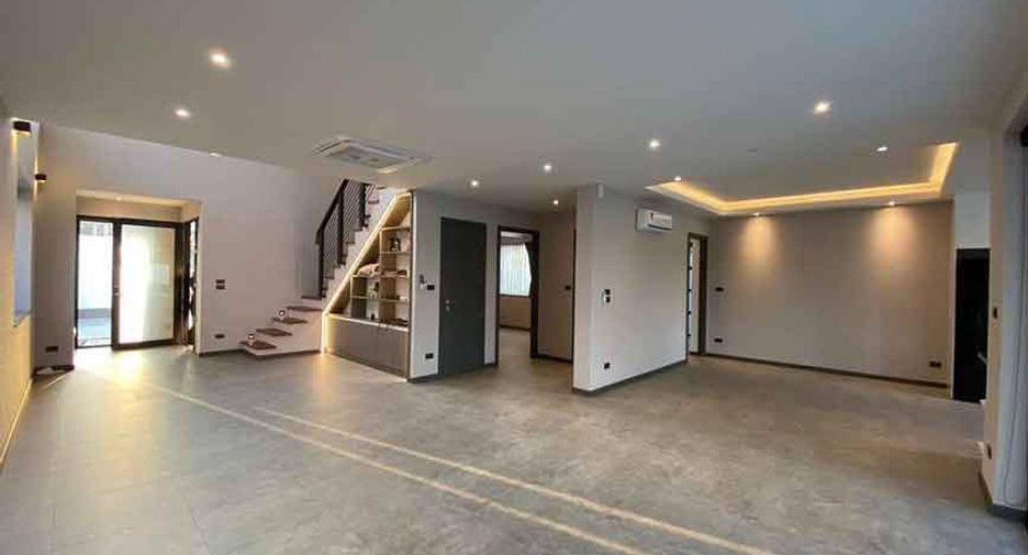À vendre 4 chambres maison à Hang Dong, Chiang Mai