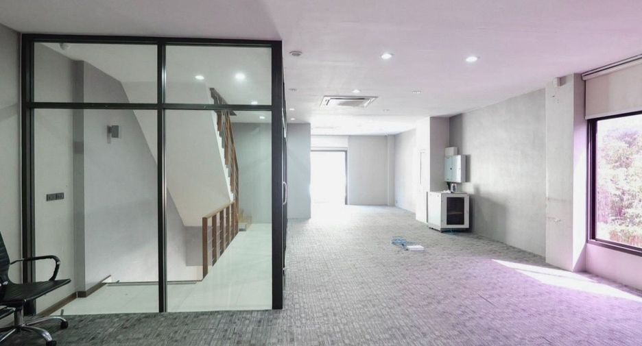 For sale 3 bed office in Bueng Kum, Bangkok