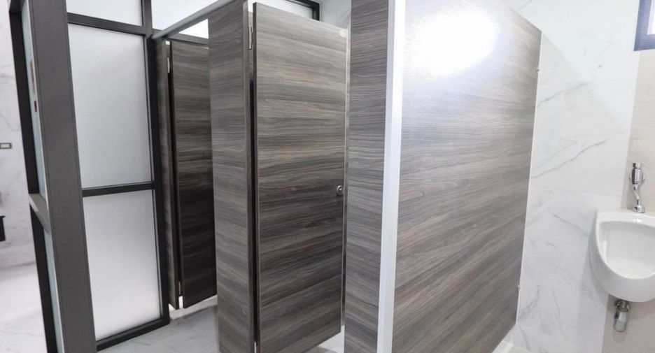 For sale 3 bed office in Bueng Kum, Bangkok