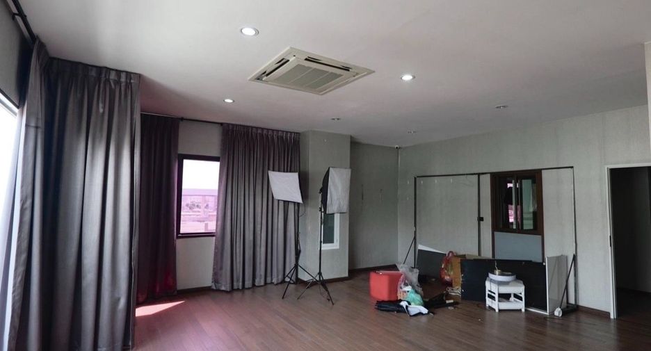 For sale 3 bed office in Bueng Kum, Bangkok