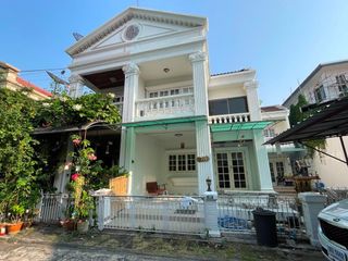 For rent 3 Beds townhouse in Phra Khanong, Bangkok