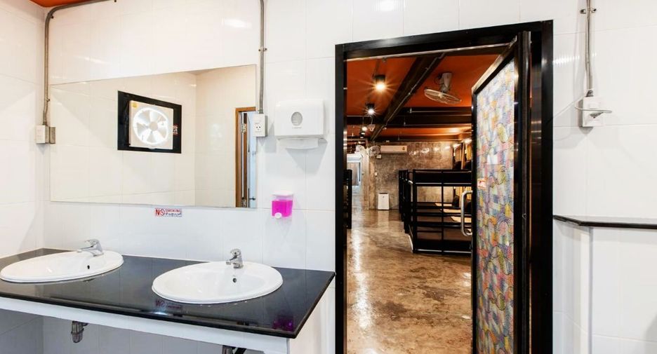 For sale 26 bedrooms retail Space in Phra Nakhon, Bangkok