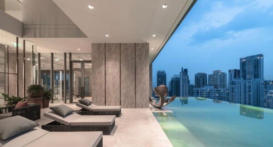 À vendre 2 chambres condo à Khlong Toei, Bangkok