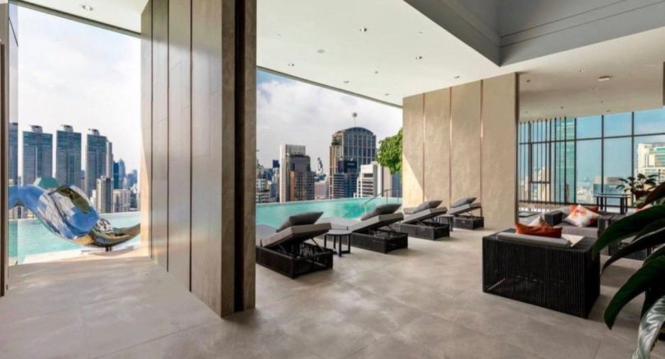 À vendre 2 chambres condo à Khlong Toei, Bangkok