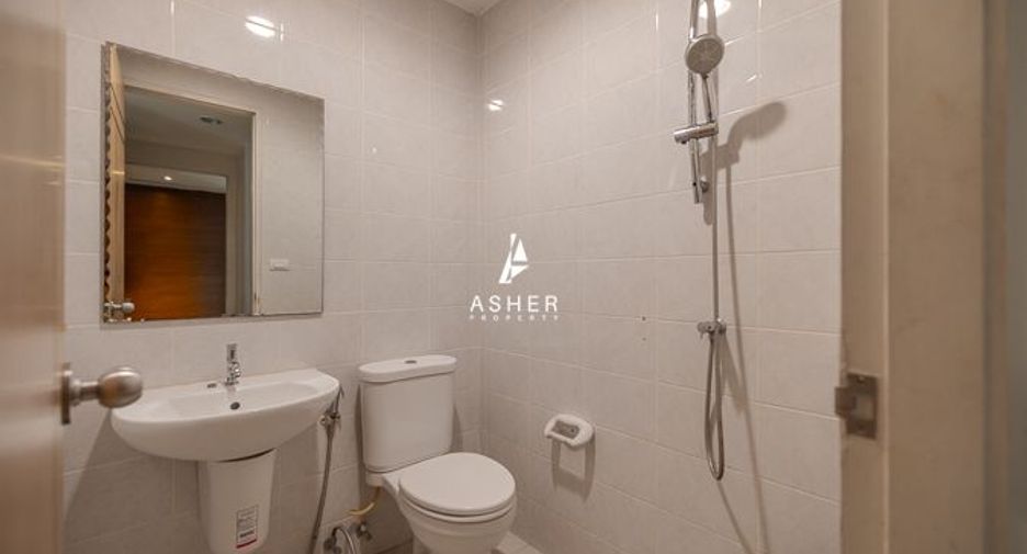 For rent 3 bedrooms condo in Khlong Toei, Bangkok