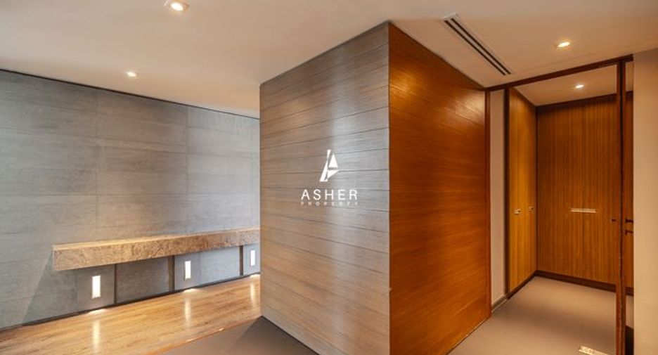 For rent 3 bedrooms condo in Khlong Toei, Bangkok