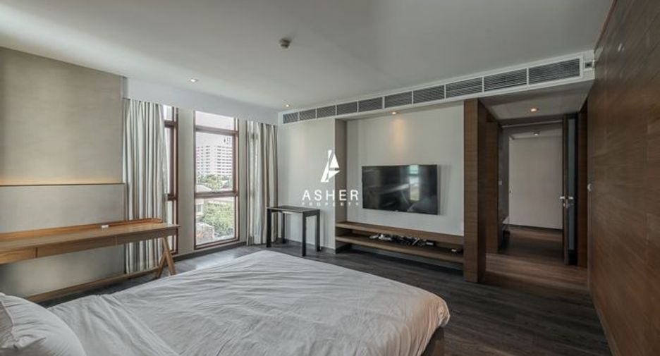 For rent 3 bedrooms condo in Khlong Toei, Bangkok