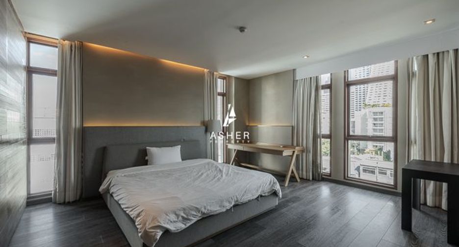 For rent 3 bedrooms condo in Khlong Toei, Bangkok