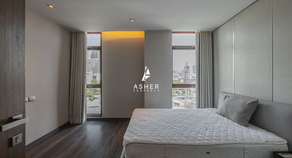 For rent 3 bedrooms condo in Khlong Toei, Bangkok