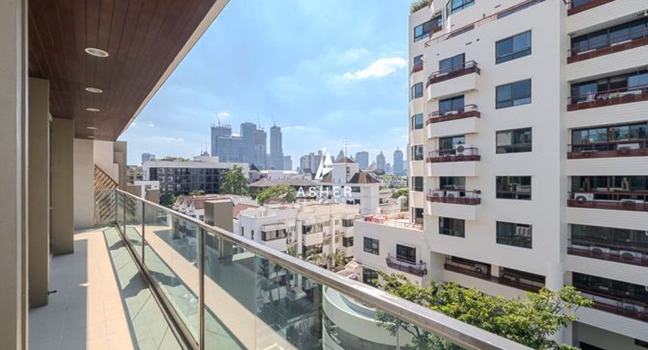 For rent 3 bedrooms condo in Khlong Toei, Bangkok