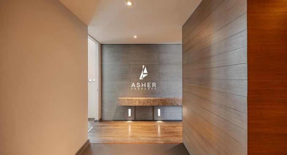 For rent 3 bedrooms condo in Khlong Toei, Bangkok