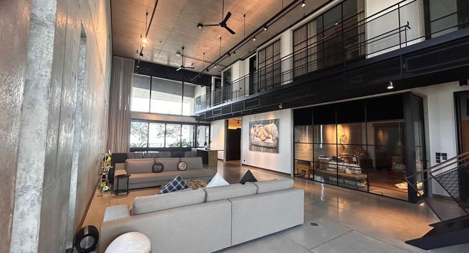 For rent 5 bedrooms condo in Yan Nawa, Bangkok
