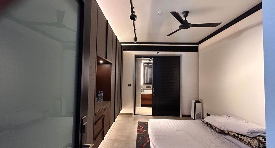 For rent 5 bedrooms condo in Yan Nawa, Bangkok