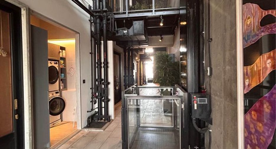 For rent 5 bedrooms condo in Yan Nawa, Bangkok
