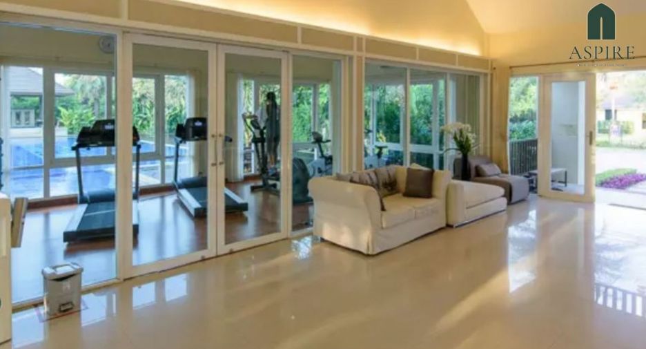 For sale 4 bedrooms house in Sai Mai, Bangkok