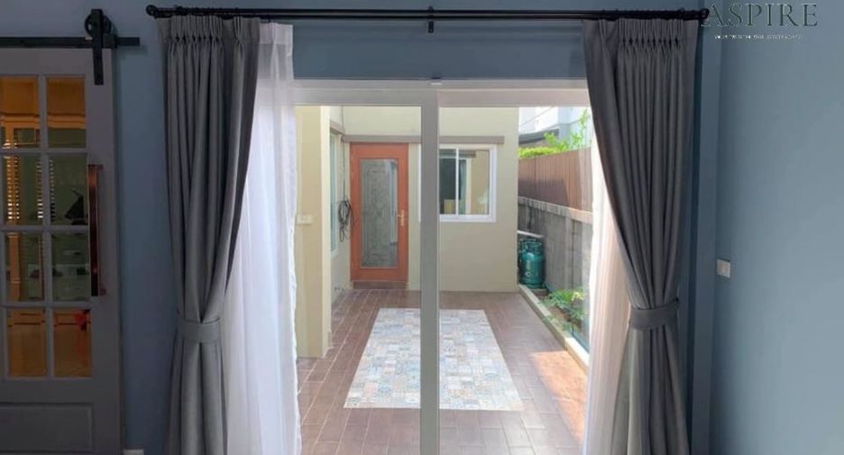 For sale 4 bedrooms house in Sai Mai, Bangkok